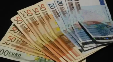 تغيرات ملحوظة في أسعار اليورو مقابل الجنيه المصري خلال تعاملات الخميس